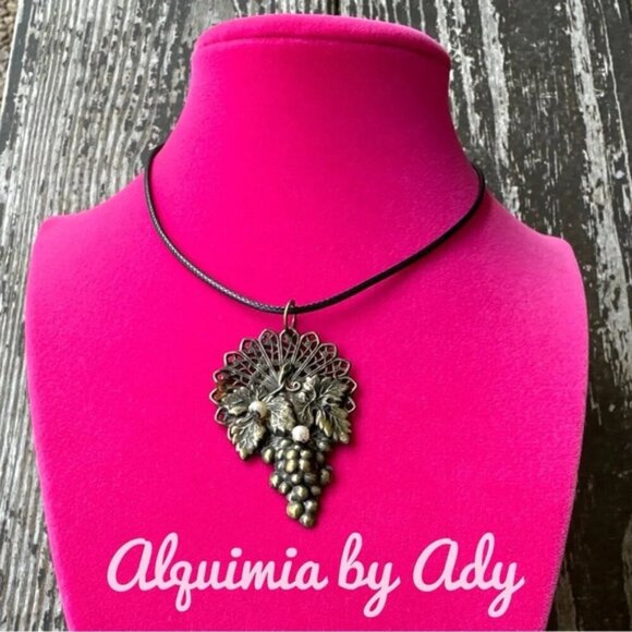 Intricate Silver Pendant Necklace - Picture 1 of 1